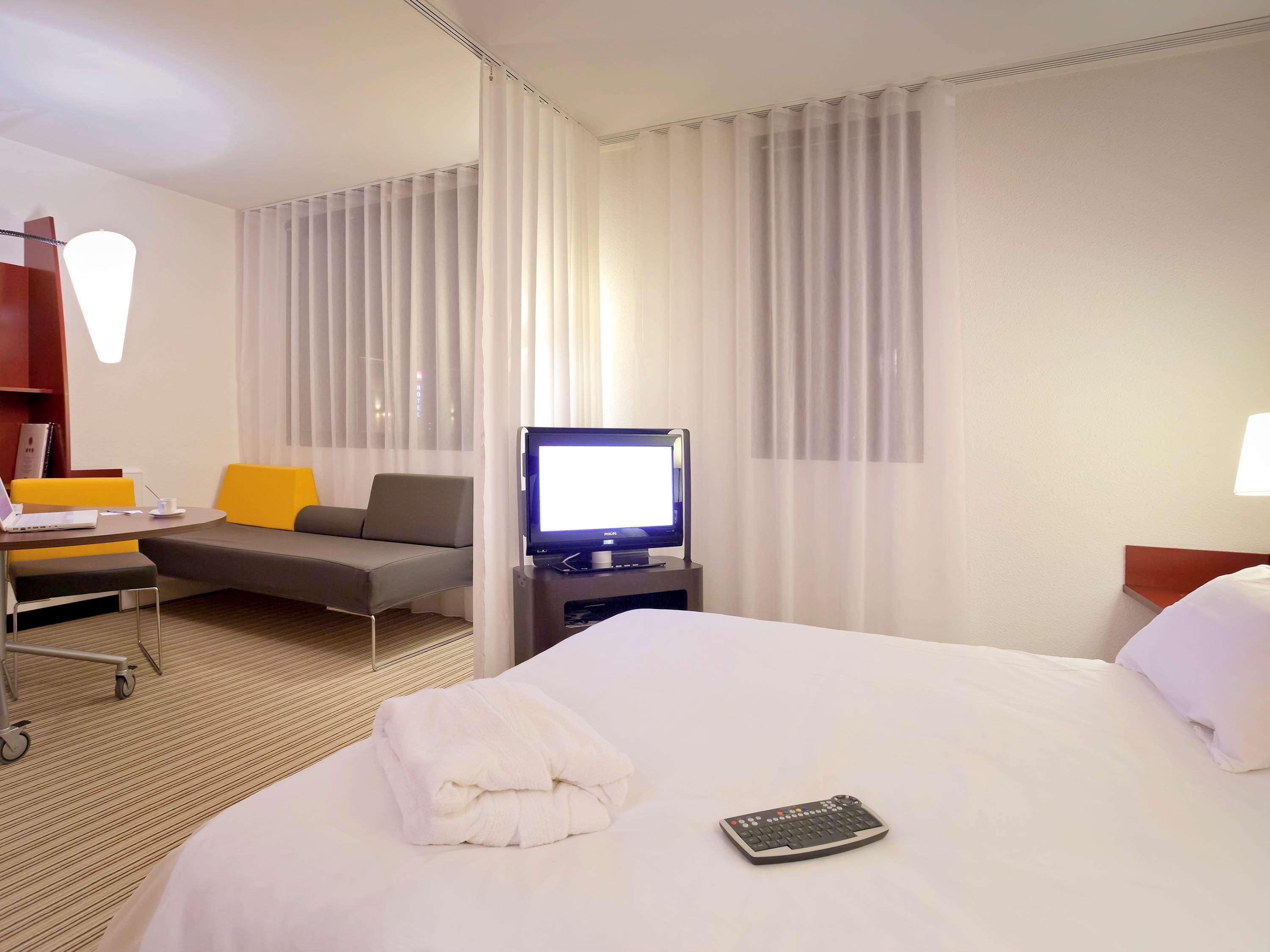 Novotel Suites Lille Europe Exteriör bild