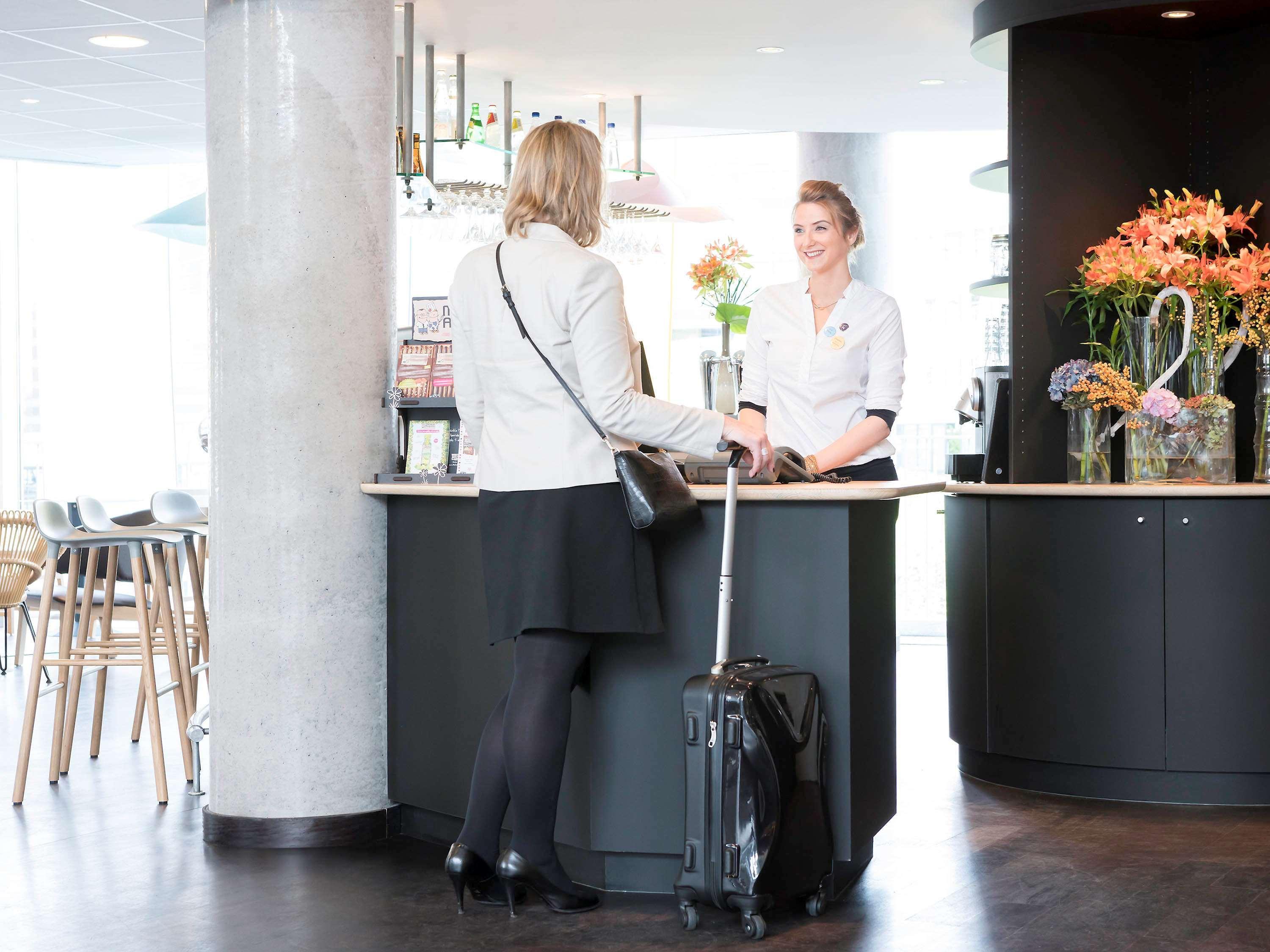 Novotel Suites Lille Europe Exteriör bild